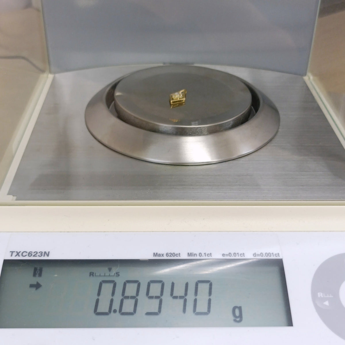 18金 K18 男女兼用 ダイヤ0.2ct ネックレストップ 0.89g Z2574