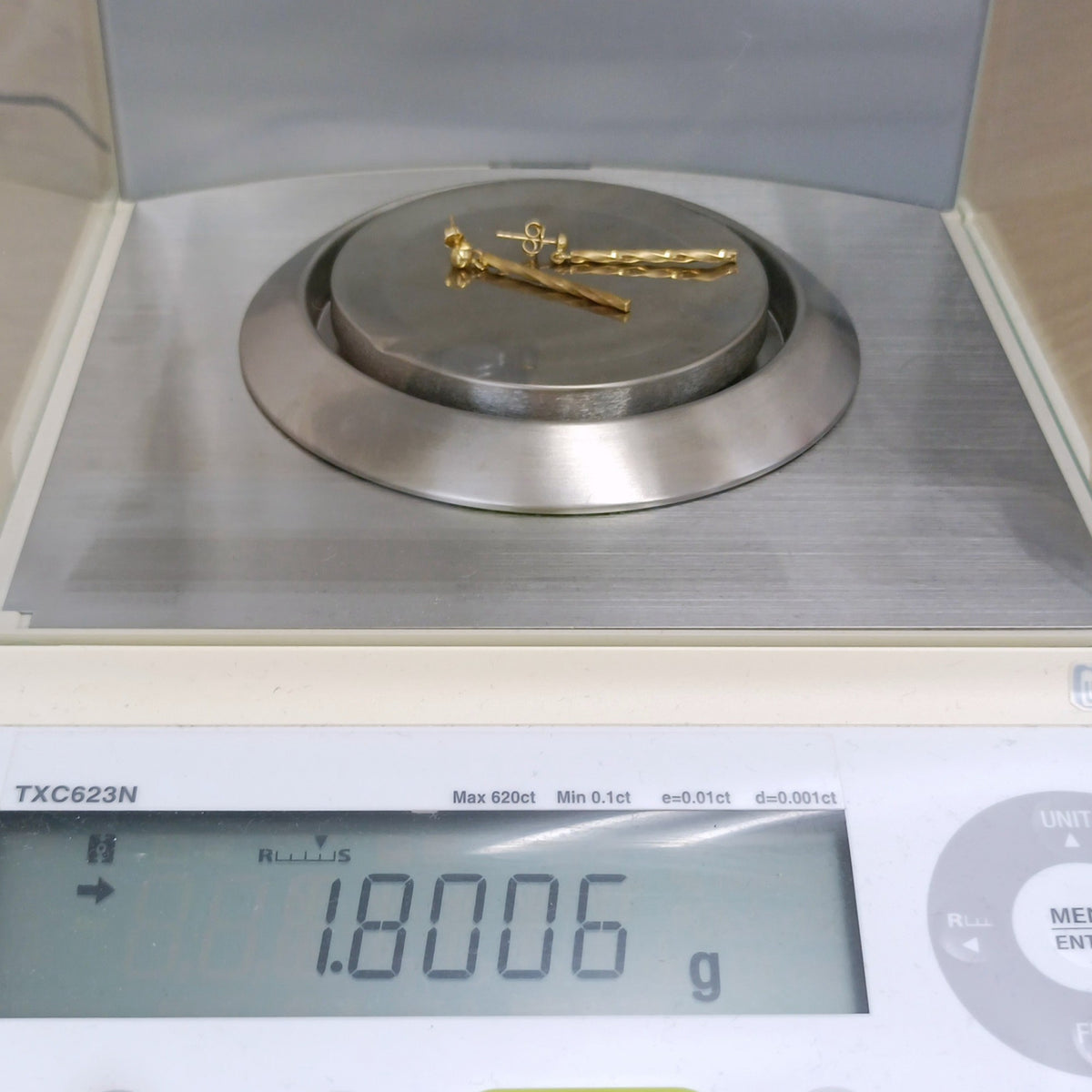 18金 K18 デザインピアス 1.8g Z2292
