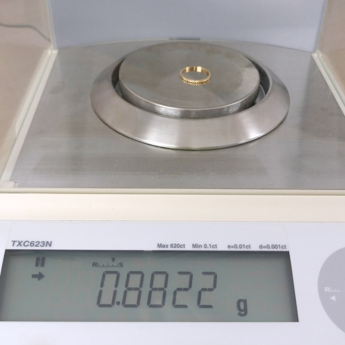 18金 K18 男女兼用 デザインリング 0.88g 8号 Z2388