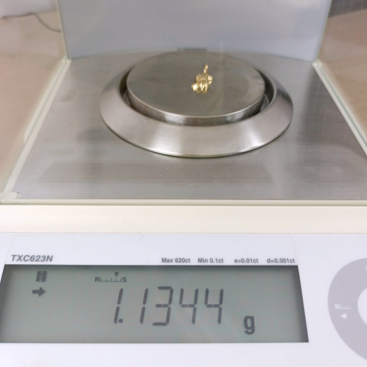 18金 K18 中空 リボンデザイン ネックレストップ 1.13g Z1879