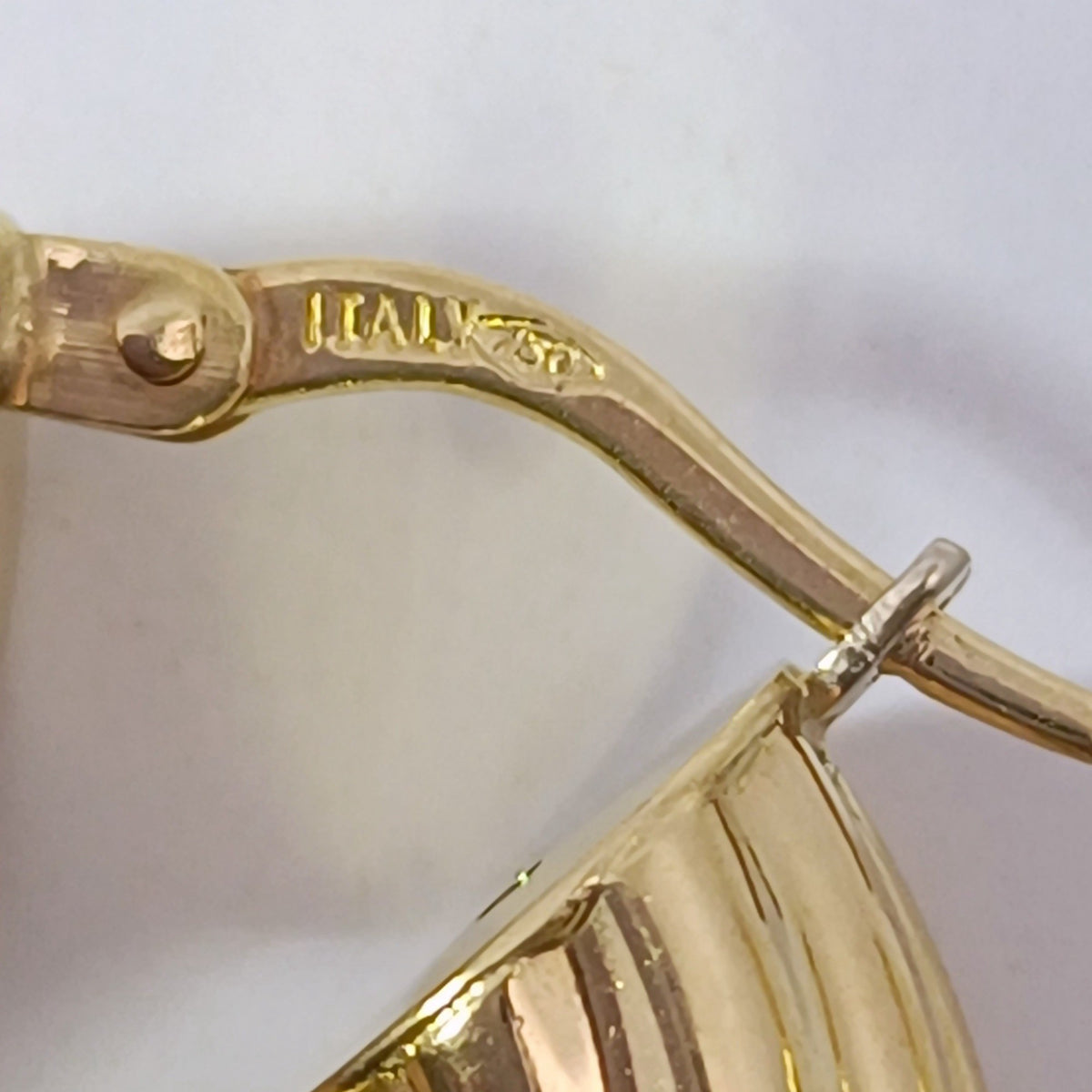 18金 K18 イタリー 大振り 中空ピアス 7.45ｇ Z1949