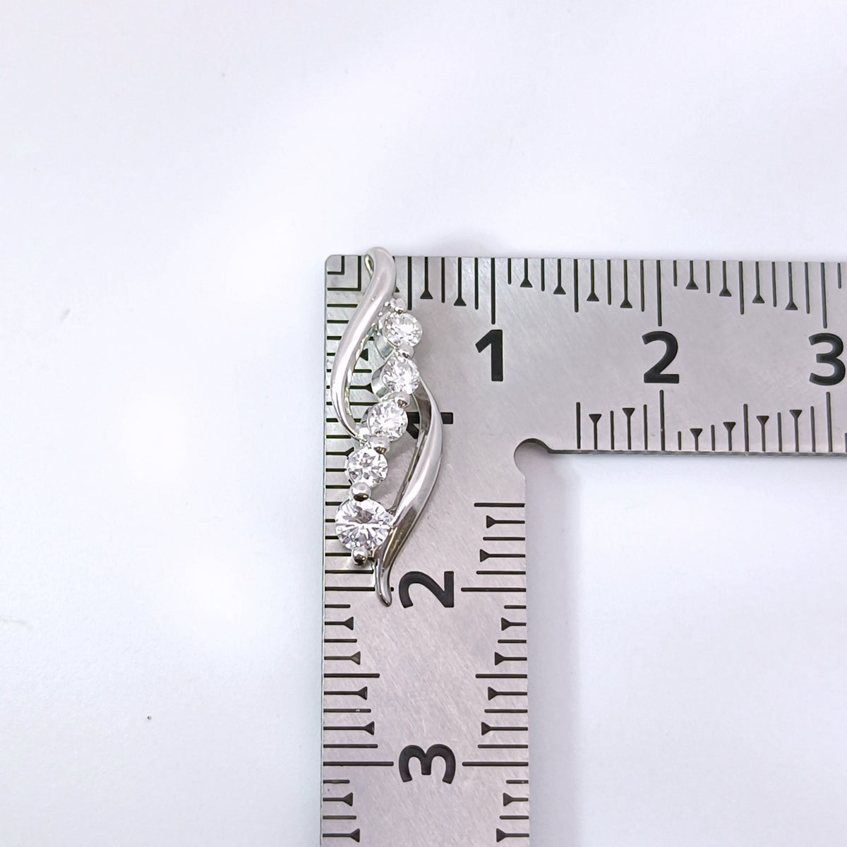 Pt900 プラチナ 男女兼用 ダイヤ0.3ct  ネックレストップ 1.36ｇ Z2931