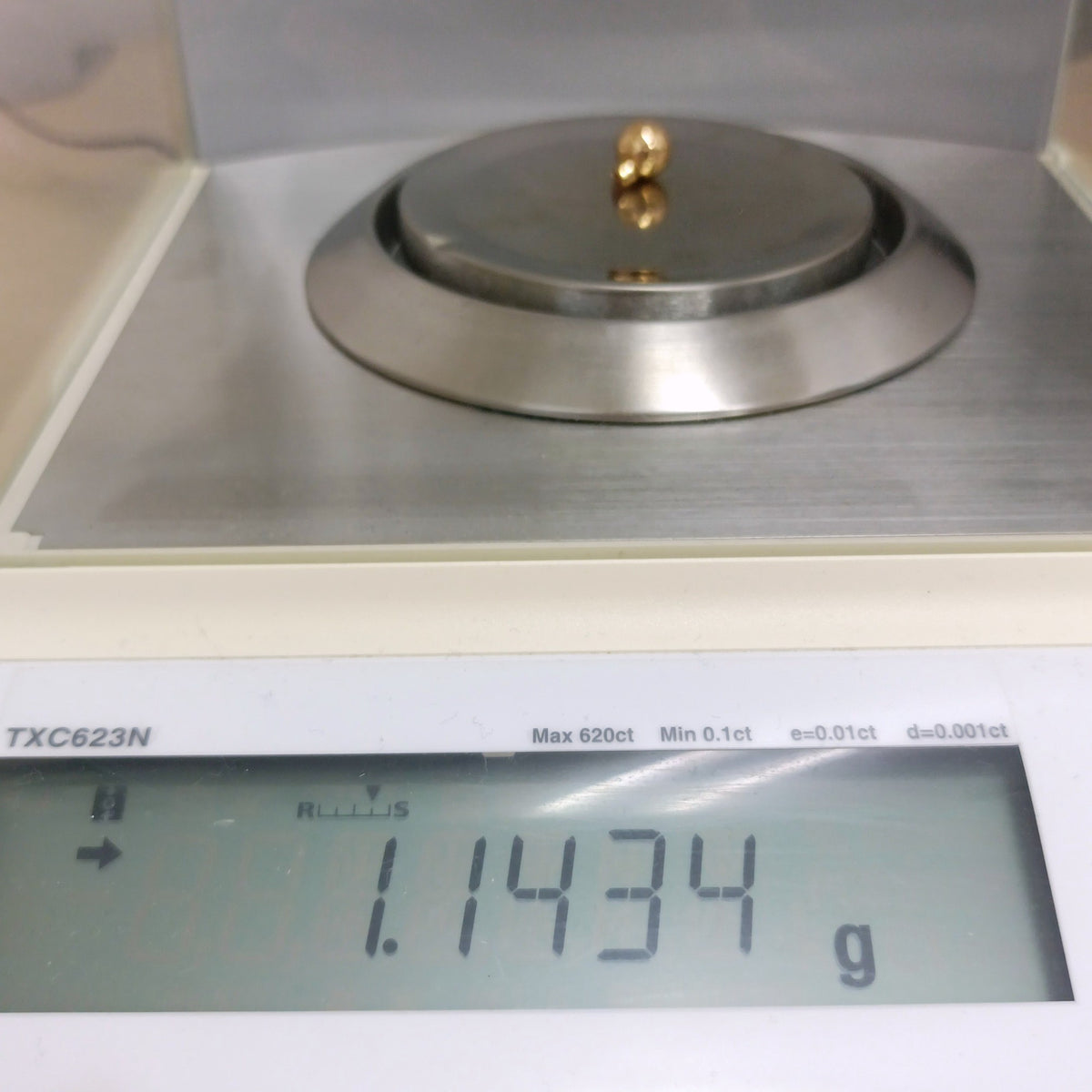 18金 K18 男女兼用大振り ボールデザイン ネックレストップ 1.14ｇ Z1994