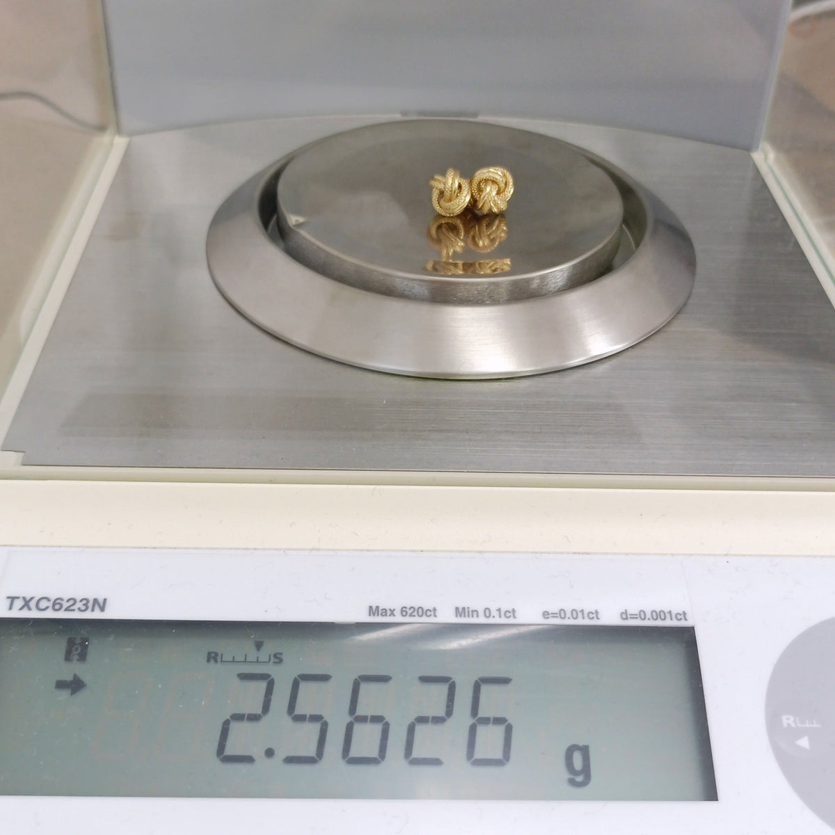 18金 K18 デザイン中空ピアス 2.56ｇ Z2161