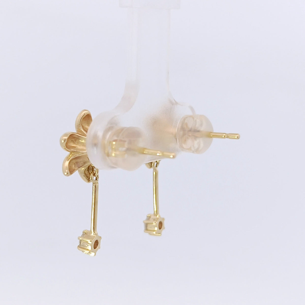 18金 K18 ダイヤ0.12×2 デザインピアス 3.37ｇ Z3018