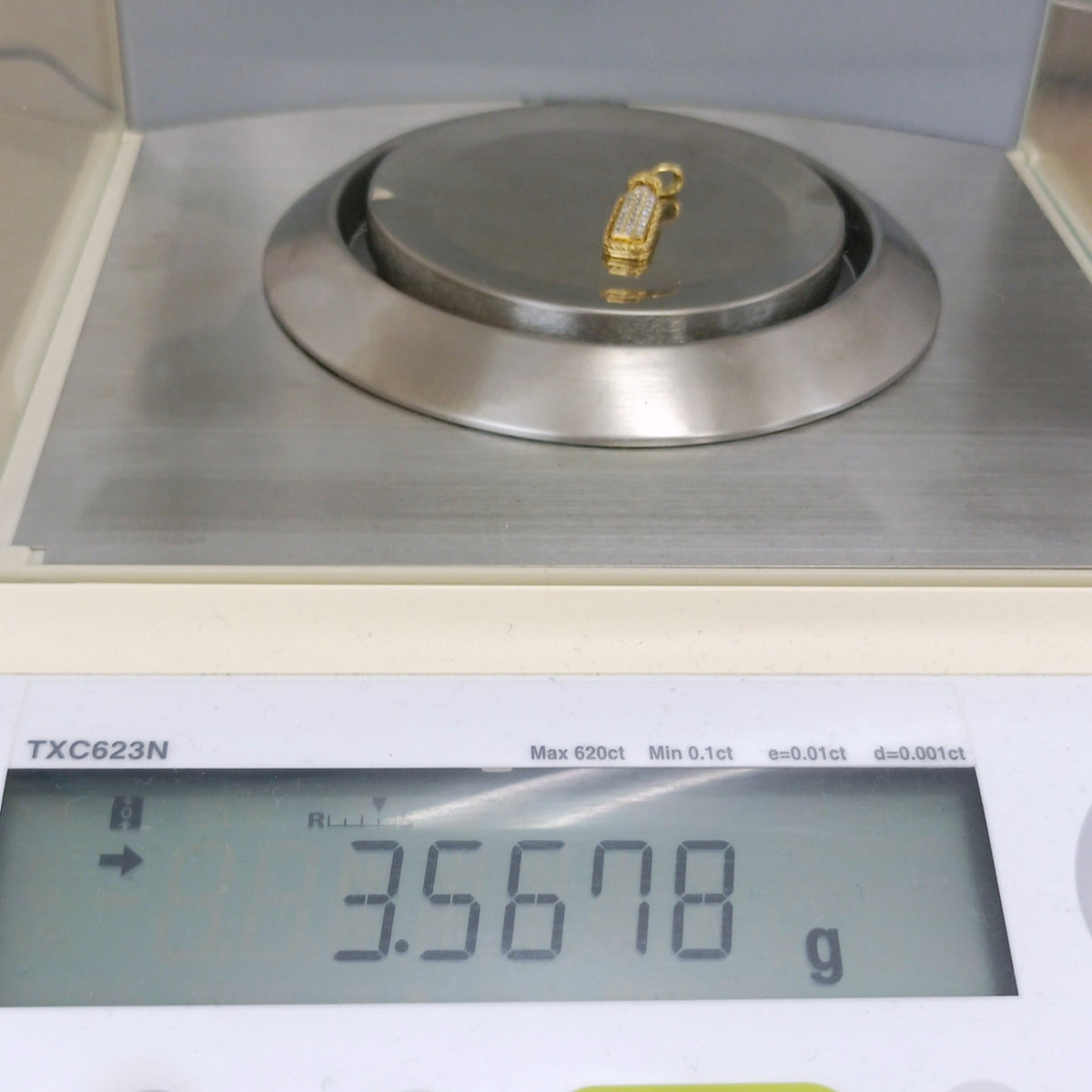 18金 K18 男女兼用 ダイヤ0.3ct デザインネックレストップ 3.56ｇ Z2773