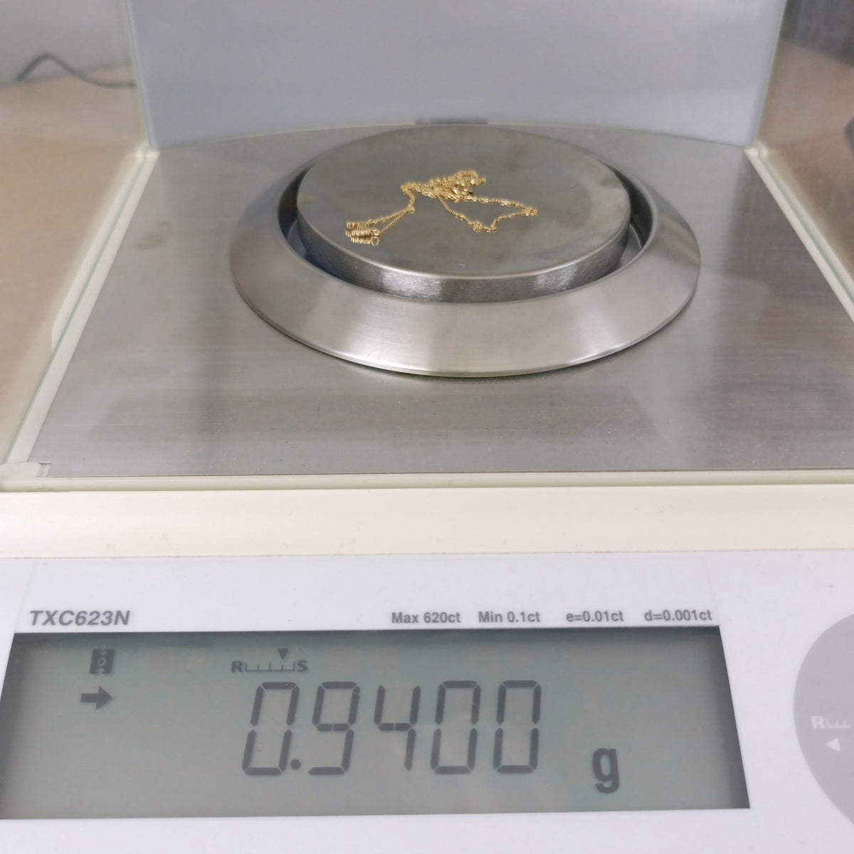 18金 K18 男女兼用 エテ ダイヤ付き イニシャルネックレス 0.94ｇ 40㎝ Z1916