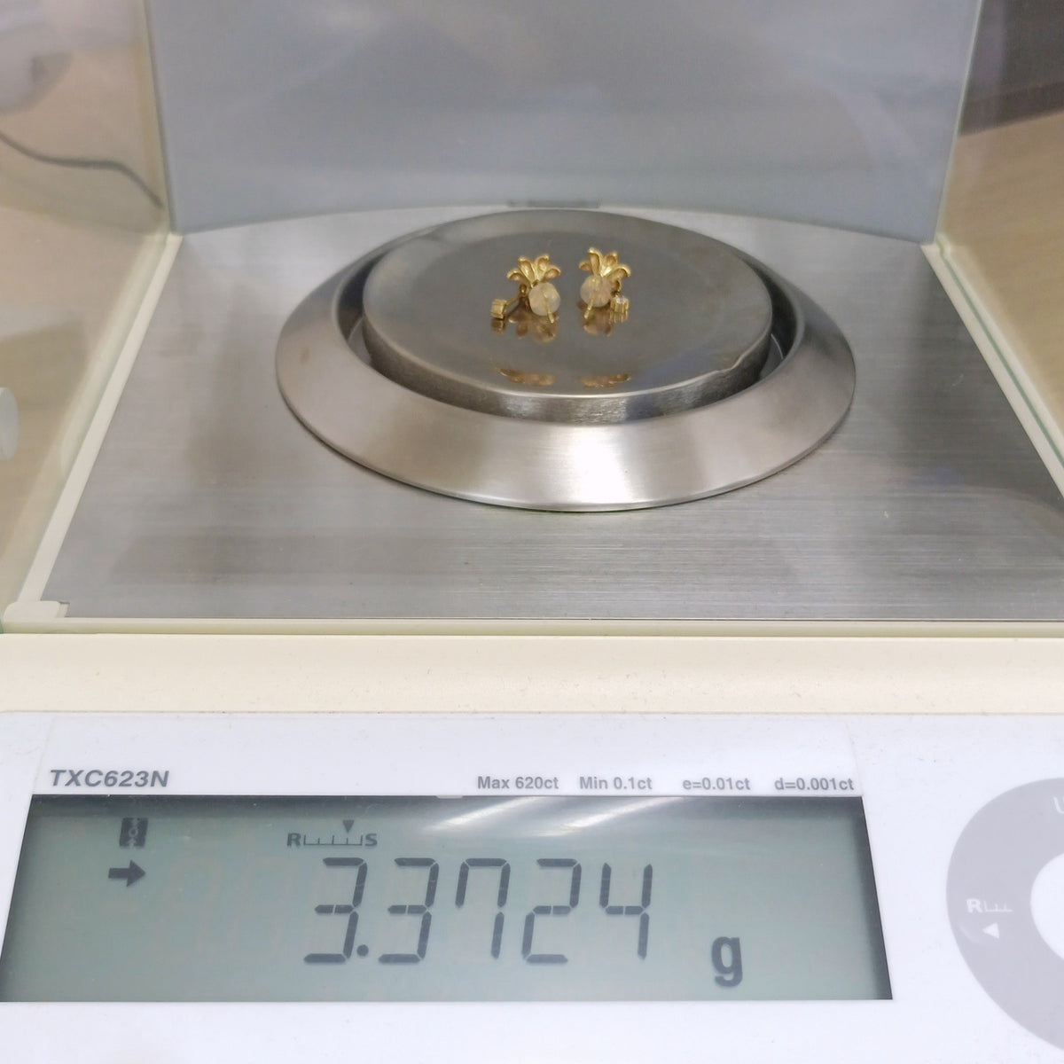 18金 K18 ダイヤ0.12×2 デザインピアス 3.37ｇ Z3018
