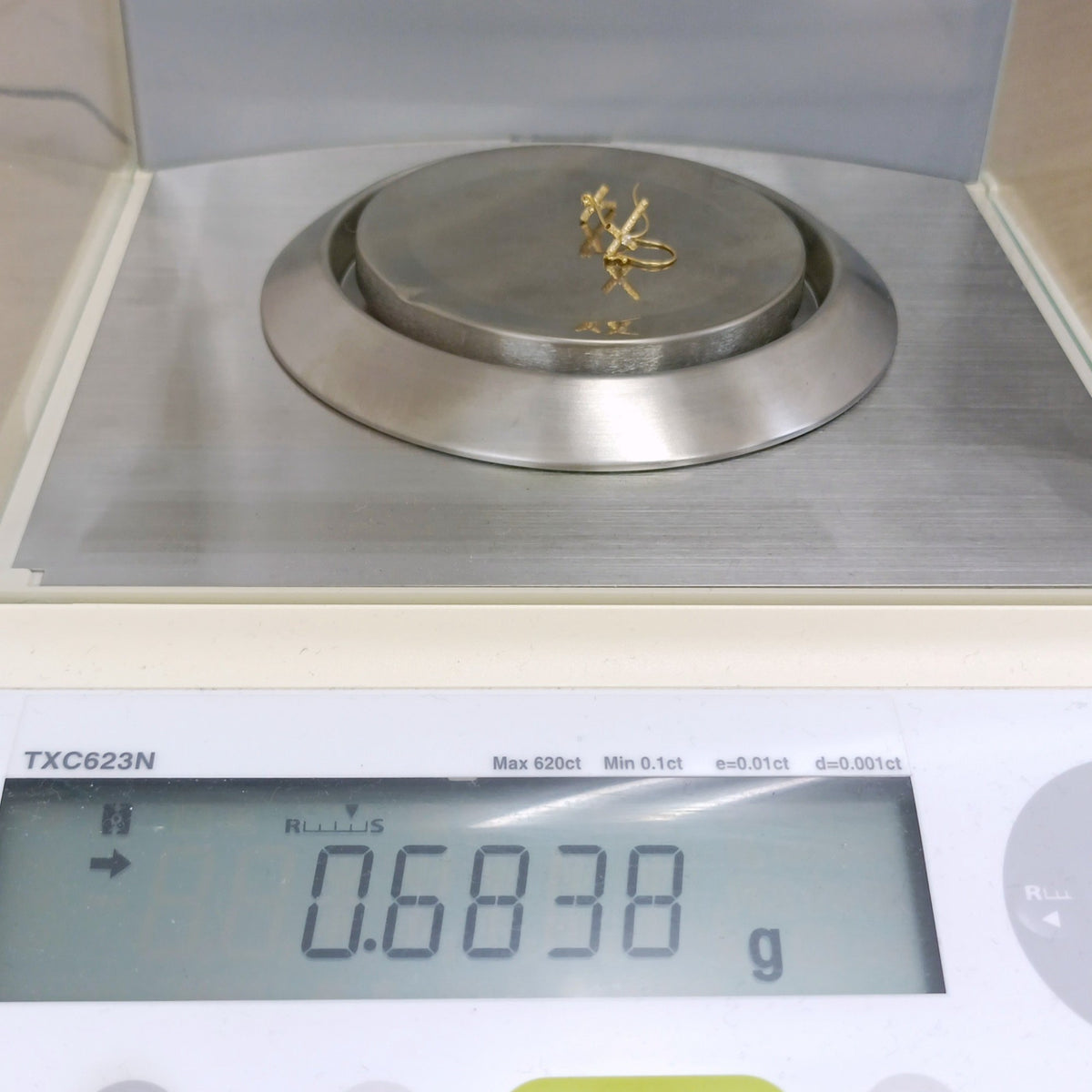 18金 K18 十字架クロス ピアス 0.68ｇ Z2289