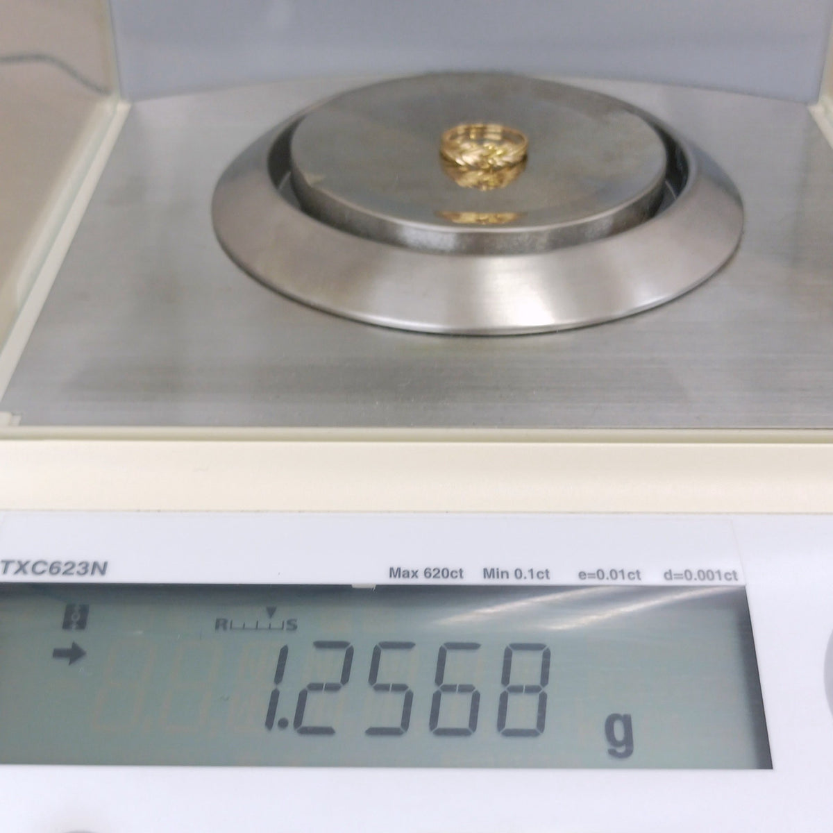 18金 K18 男女兼用 フェザーリング 1.25ｇ 14号　Z2355