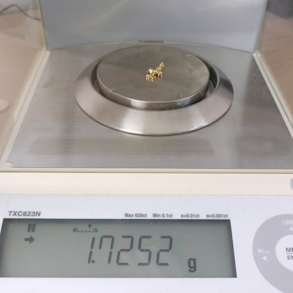 18金 K18 男女兼用 十字架クロス ネックレストップ 1.72ｇ Z2205