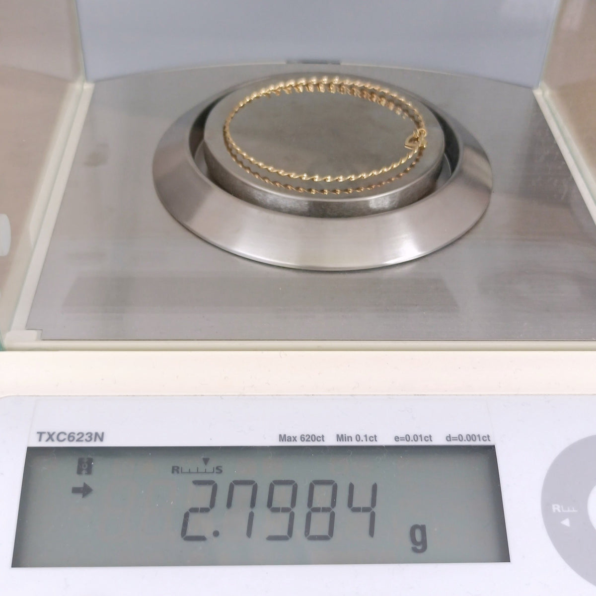 18金 K18 ツイストバングル 2.79ｇ Z2094