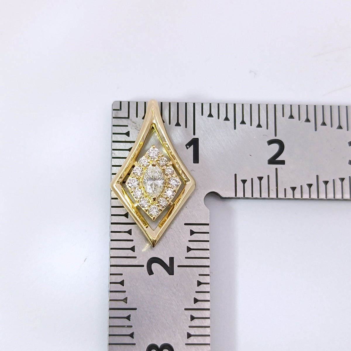 18金 K18 男女兼用 ダイヤ0.2ct ネックレストップ 0.89ｇ Z2574